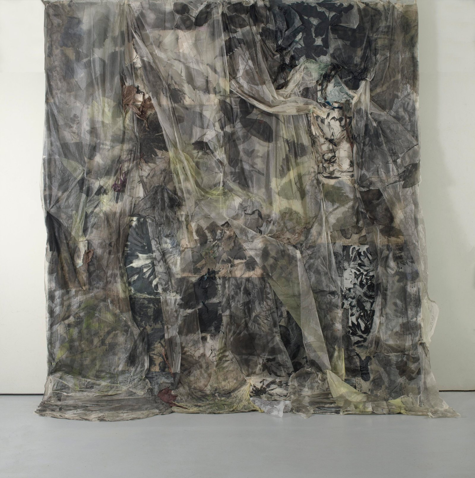 Mixed media - 300x300cm